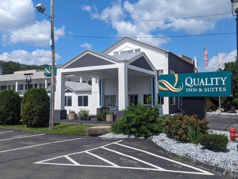 Quality Inn & Suites Northampton - Amherst Exterior foto
